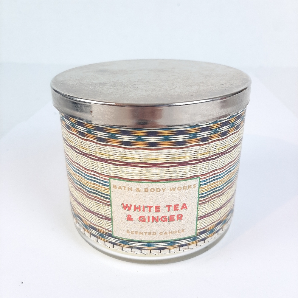🛍Bath & Body Works White Tea and Ginger Scented Candle Unburned